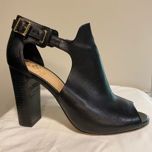 Vince Camuto Block Heel Sz 9